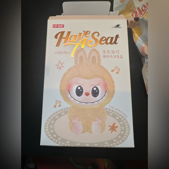 LABUBU - HAVE A SEAT COLLECTION - HEHE - Picture 4 of 10